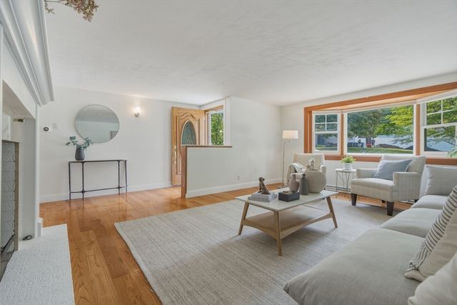 4 Gowing Rd, Wilmington, MA 01887