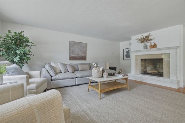 4 Gowing Rd, Wilmington, MA 01887