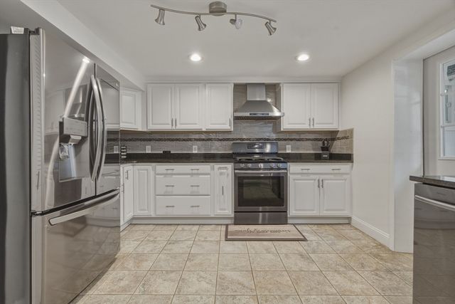 4 Gowing Rd, Wilmington, MA 01887