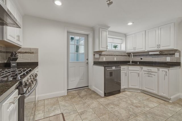 4 Gowing Rd, Wilmington, MA 01887