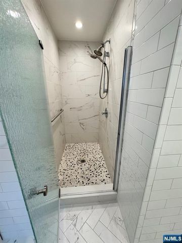 13 Minnisink Road, Totowa, NJ 07512