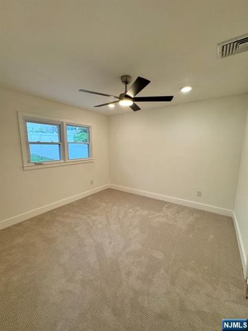 13 Minnisink Road, Totowa, NJ 07512