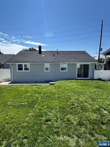 13 Minnisink Road, Totowa, NJ 07512