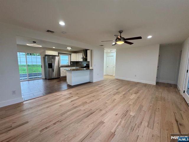 13 Minnisink Road, Totowa, NJ 07512