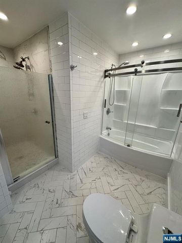 13 Minnisink Road, Totowa, NJ 07512