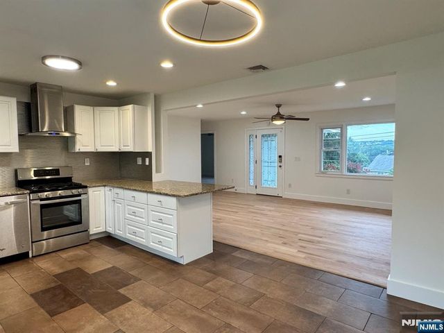 13 Minnisink Road, Totowa, NJ 07512