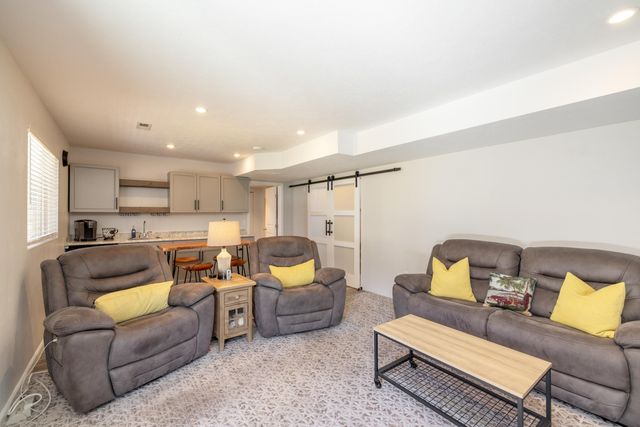 17922 E 11th Ct, Greenacres, WA 99016