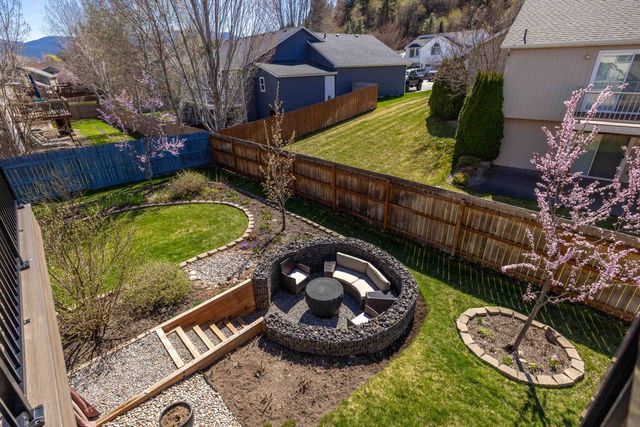 17922 E 11th Ct, Greenacres, WA 99016