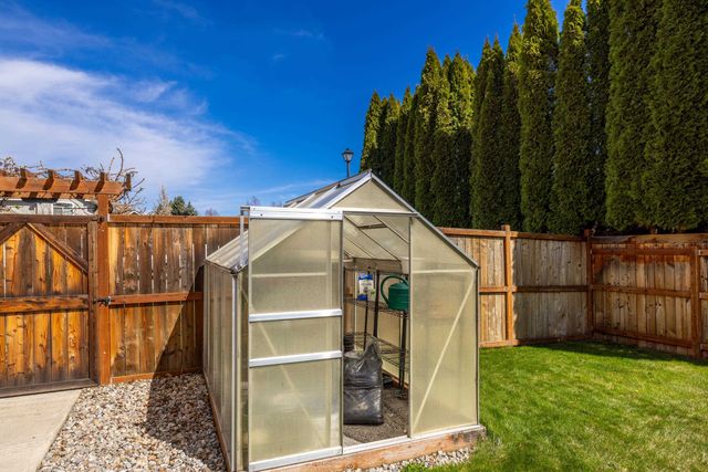 17922 E 11th Ct, Greenacres, WA 99016