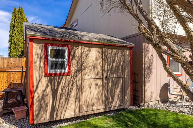 17922 E 11th Ct, Greenacres, WA 99016