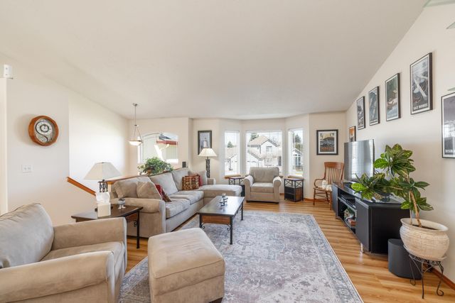 17922 E 11th Ct, Greenacres, WA 99016