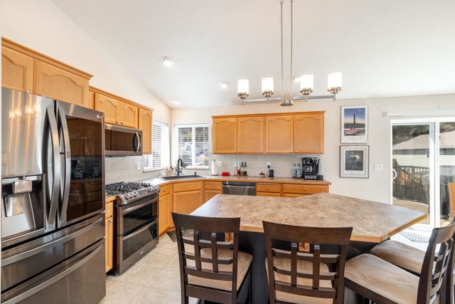 17922 E 11th Ct, Greenacres, WA 99016