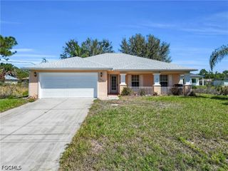2610 40th ST W, Lehigh Acres, FL 33971