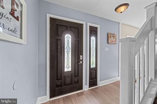 20 HORSESHOE DR, Mount Laurel, NJ 08054