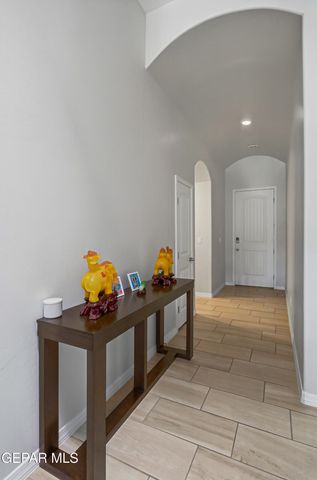 2331 Enchanted Eagle Lane, El Paso, TX 79911