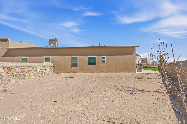 2331 Enchanted Eagle Lane, El Paso, TX 79911