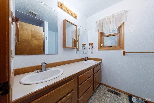 8219 Ethan Lane SW, Olympia, WA 98512