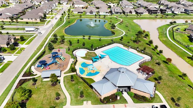 6822 Regal Lakes Drive, Katy, TX 77493