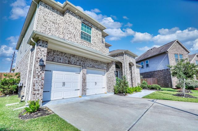 6822 Regal Lakes Drive, Katy, TX 77493