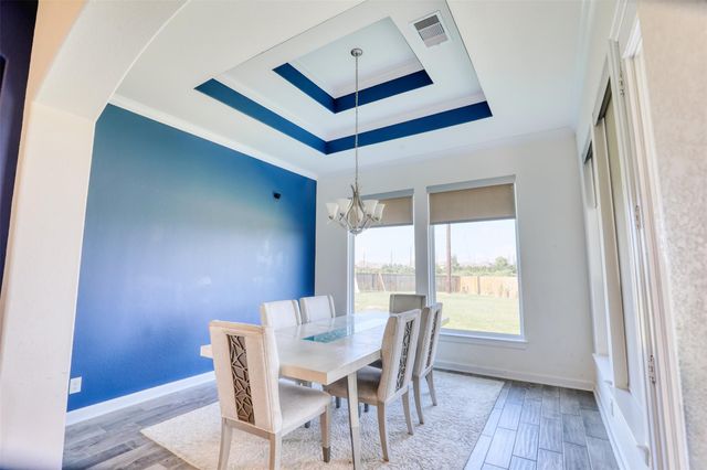 6822 Regal Lakes Drive, Katy, TX 77493