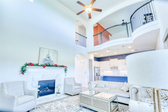 6822 Regal Lakes Drive, Katy, TX 77493