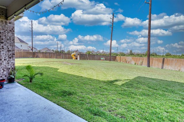 6822 Regal Lakes Drive, Katy, TX 77493