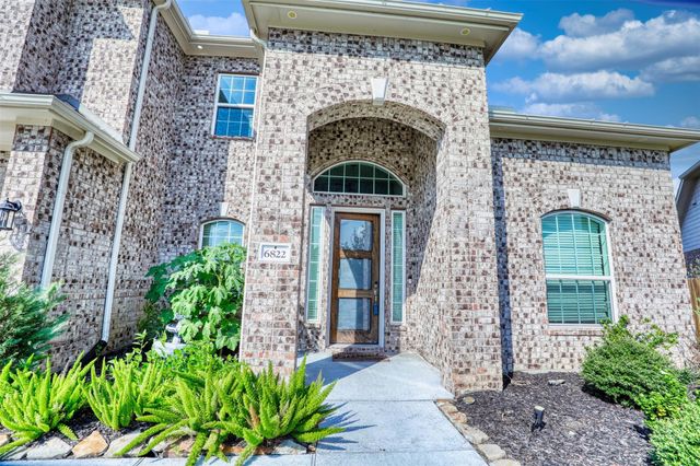 6822 Regal Lakes Drive, Katy, TX 77493