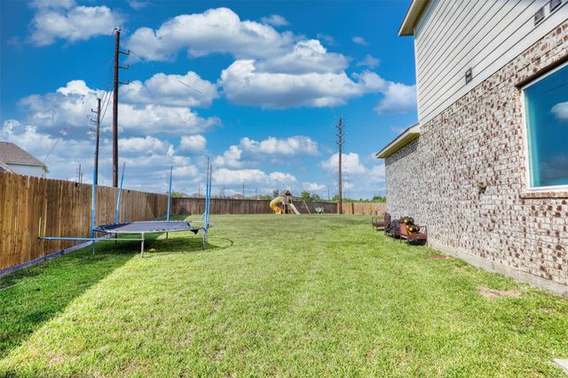 6822 Regal Lakes Drive, Katy, TX 77493