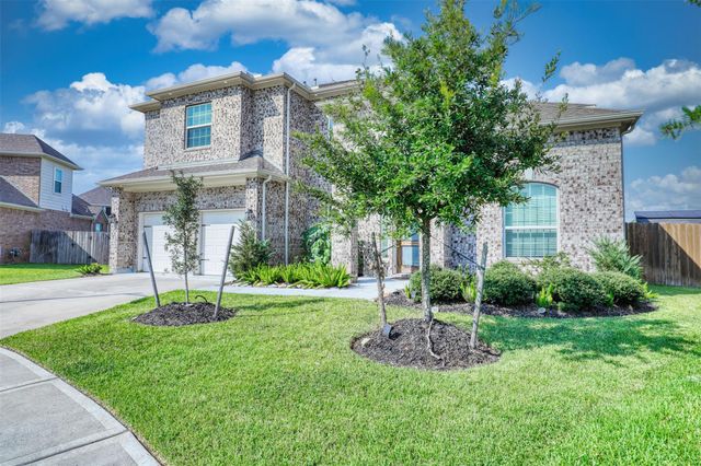 6822 Regal Lakes Drive, Katy, TX 77493