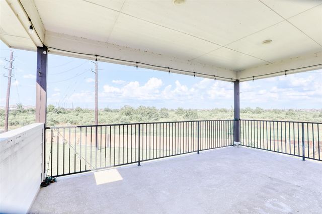 6822 Regal Lakes Drive, Katy, TX 77493