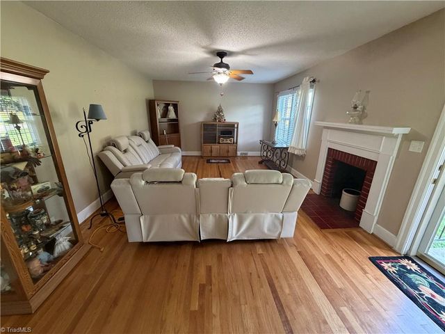4470 Nc 268, Ararat, NC 27007