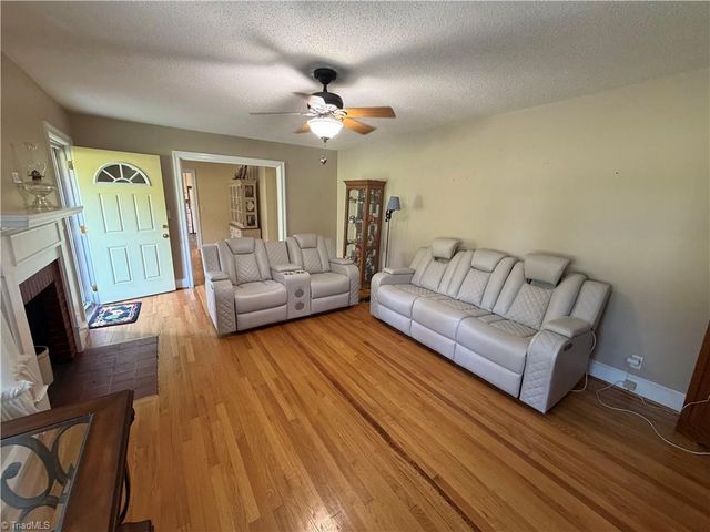4470 Nc 268, Ararat, NC 27007