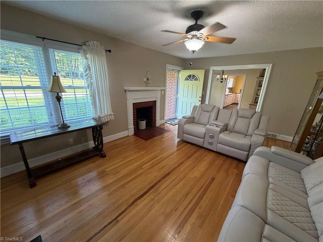 4470 Nc 268, Ararat, NC 27007