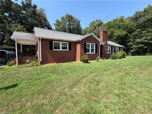 4470 Nc 268, Ararat, NC 27007