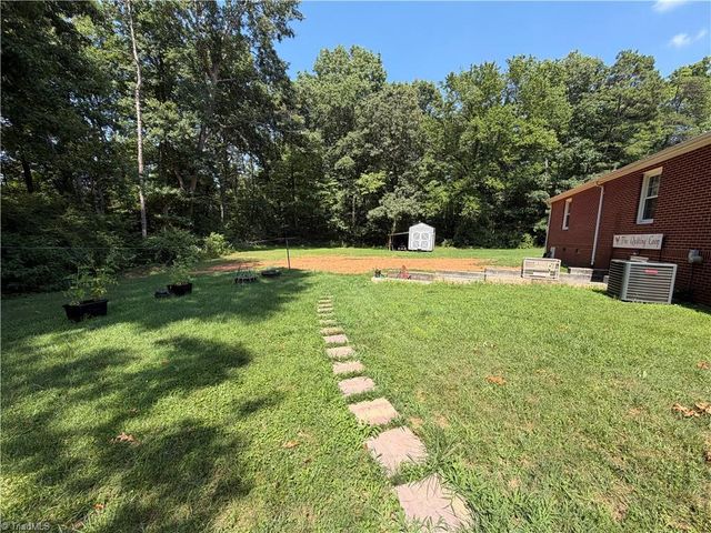 4470 Nc 268, Ararat, NC 27007