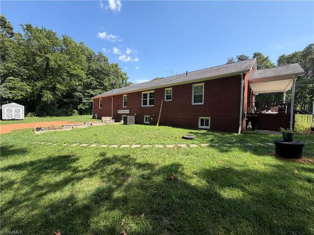4470 Nc 268, Ararat, NC 27007