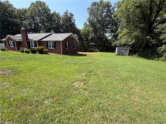 4470 Nc 268, Ararat, NC 27007