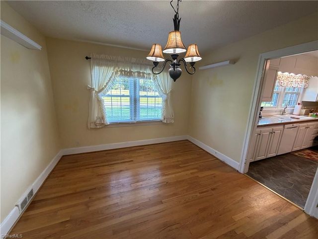 4470 Nc 268, Ararat, NC 27007