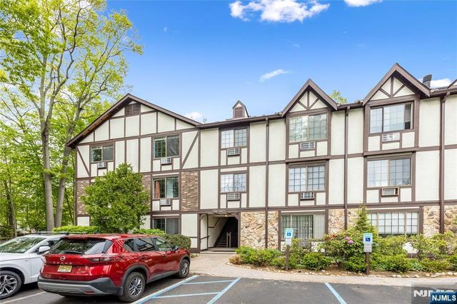 1409 Faulkner Court, Mahwah, NJ 07430