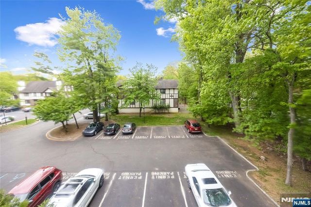 1409 Faulkner Court, Mahwah, NJ 07430