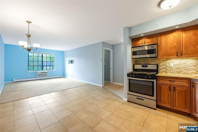 1409 Faulkner Court, Mahwah, NJ 07430
