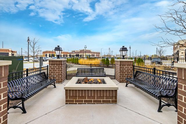9610 N Centennial Drive 412, Munster, IN 46321