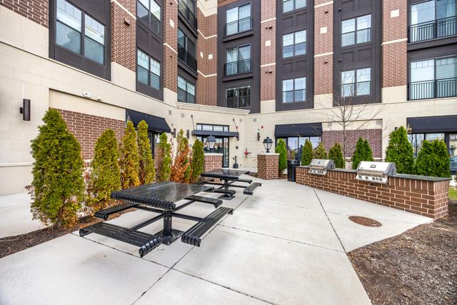9610 N Centennial Drive 412, Munster, IN 46321