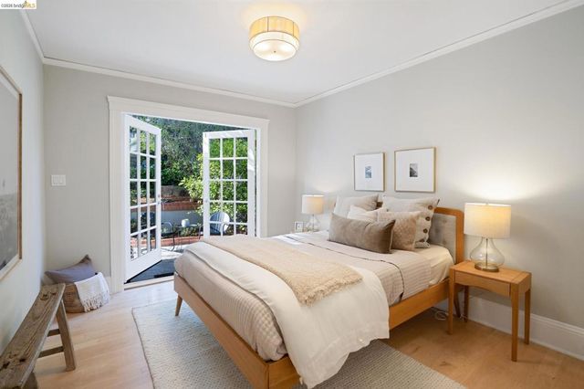 1121 Ranleigh Ave, Piedmont, CA 94610