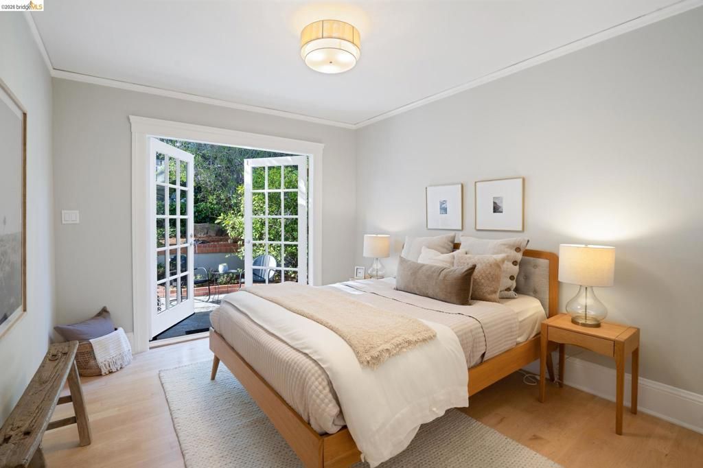 Image 18 of property listing at 1121 Ranleigh Ave, Piedmont, CA 94610