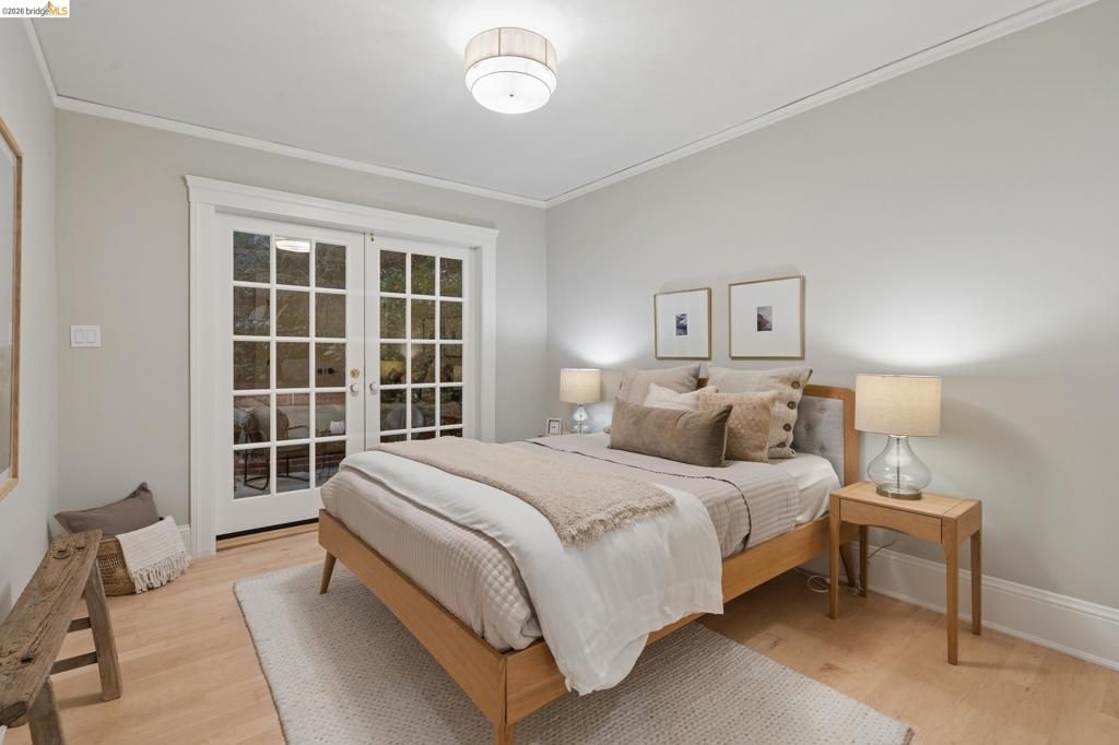 Image 42 of property listing at 1121 Ranleigh Ave, Piedmont, CA 94610