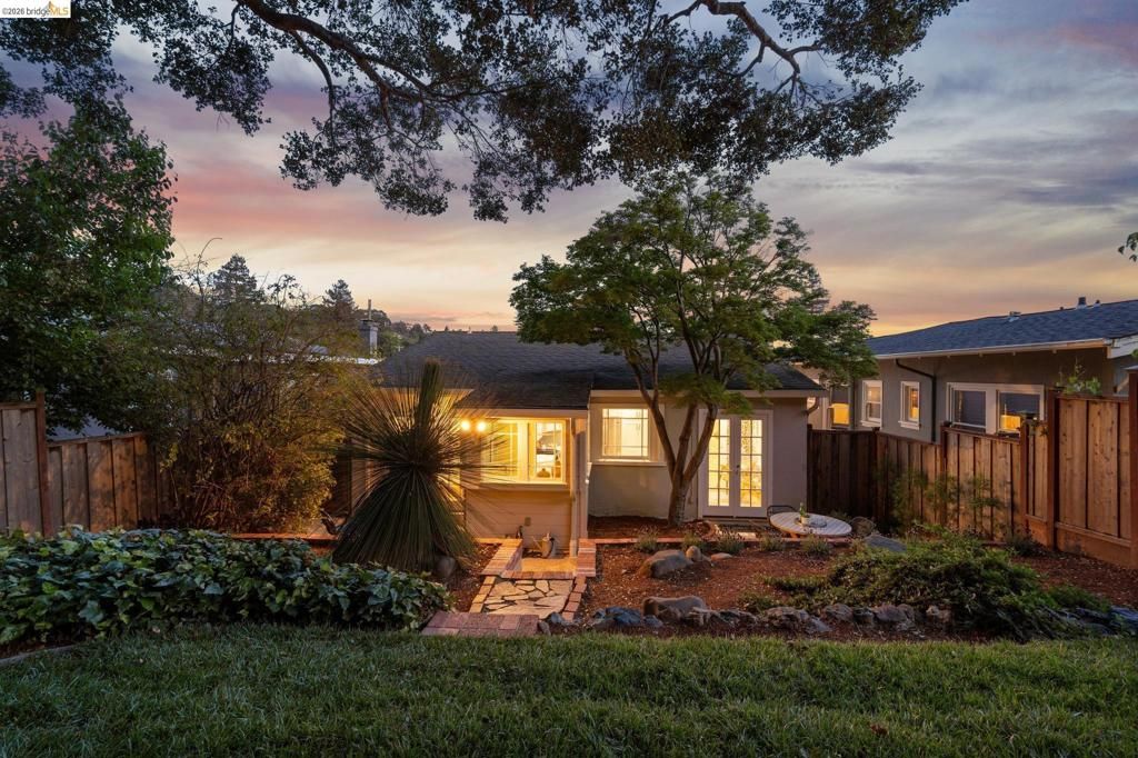 Image 47 of property listing at 1121 Ranleigh Ave, Piedmont, CA 94610