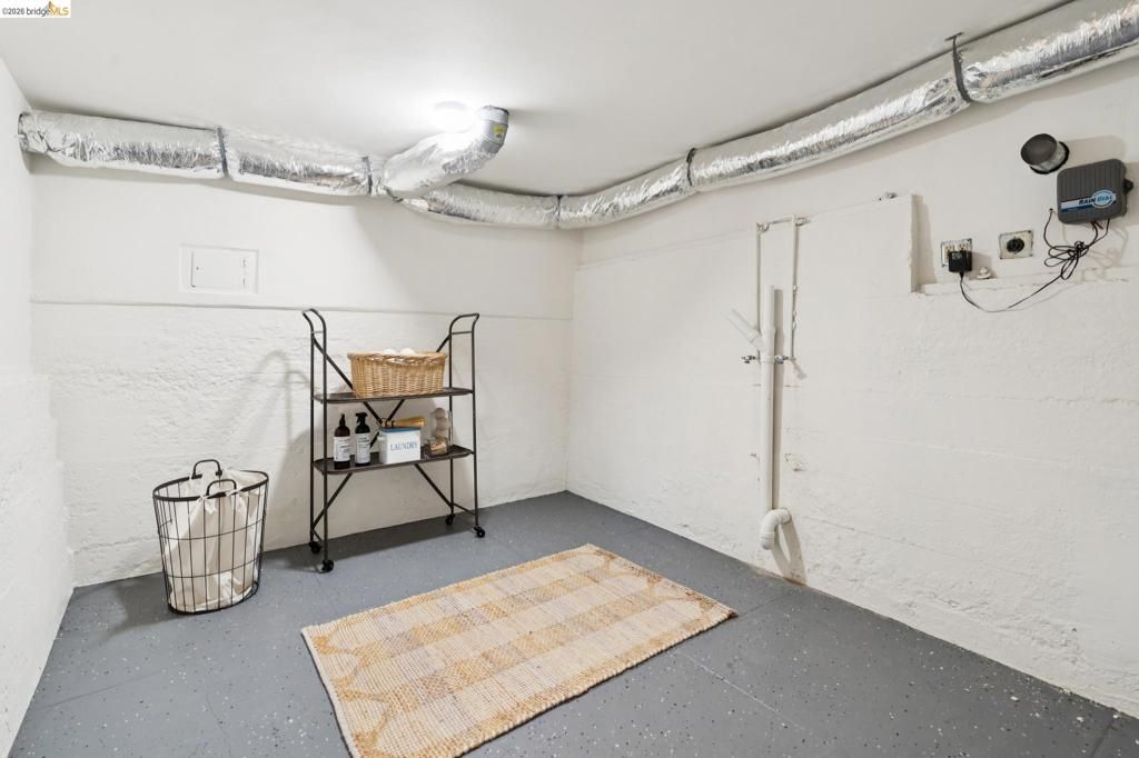 Image 49 of property listing at 1121 Ranleigh Ave, Piedmont, CA 94610