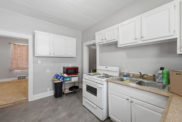 920 14th Avenue, Rock Island, IL 61201