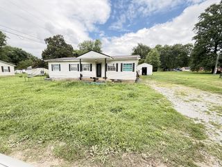 207 W Hill St, Cornersville, TN 37047